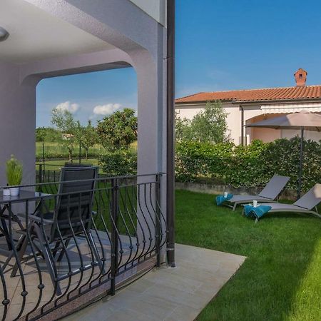 Silver Holiday House Vrvari Luaran gambar
