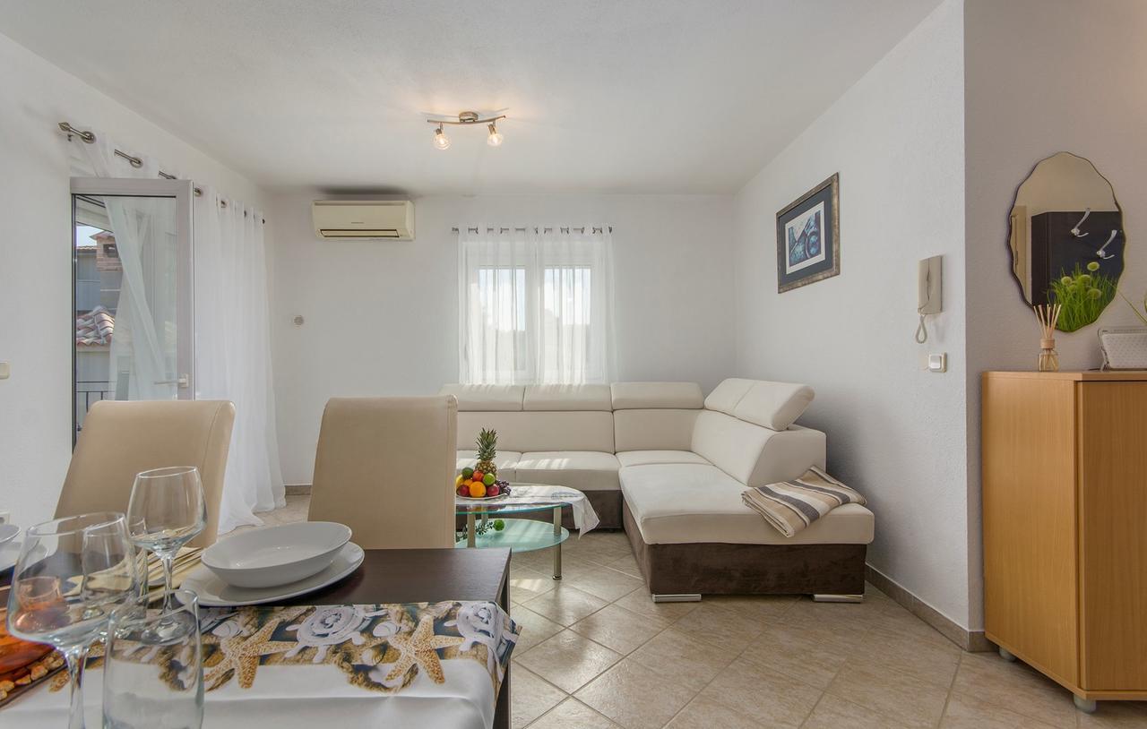 Silver Holiday House Vrvari Luaran gambar