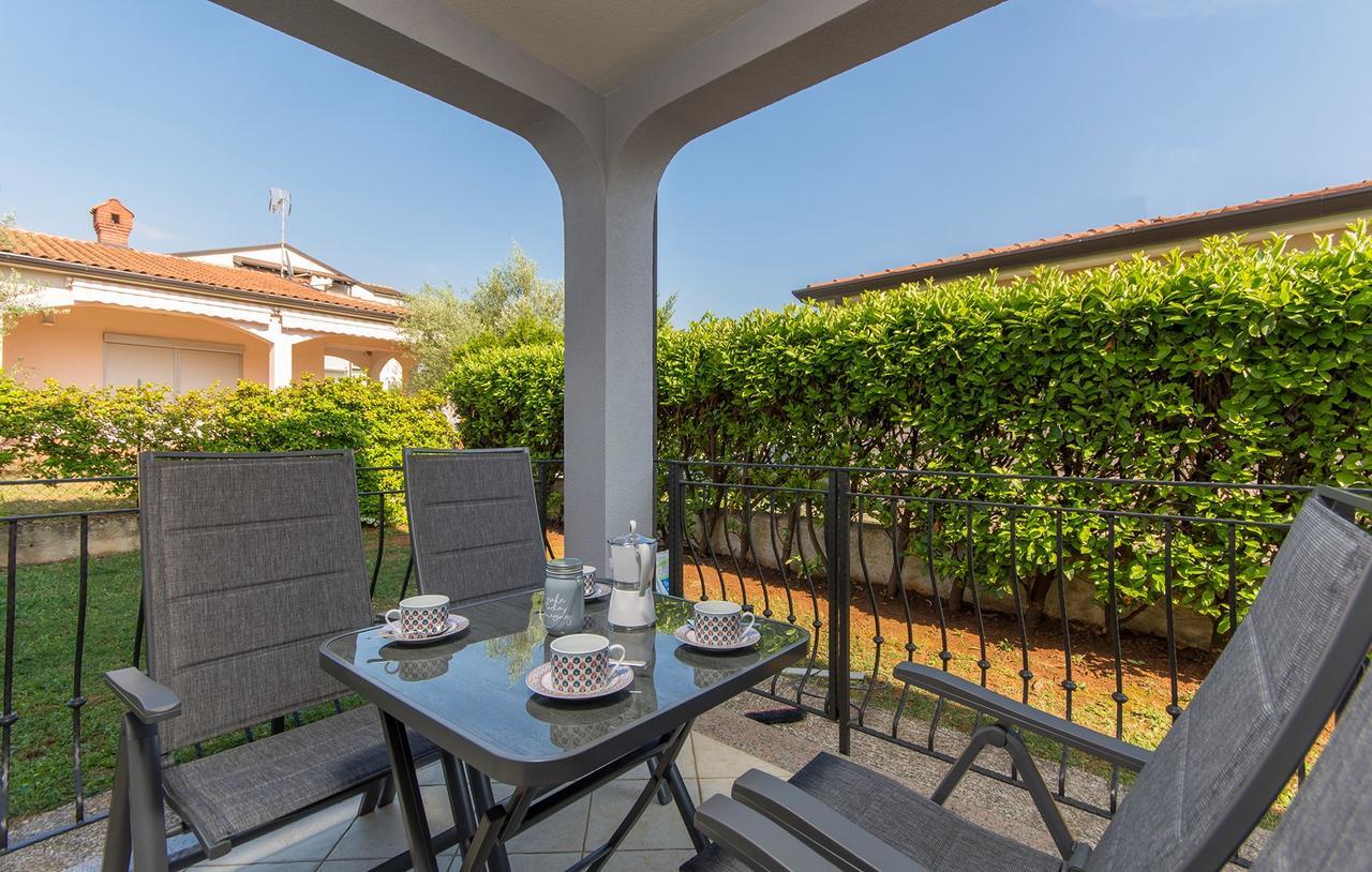 Silver Holiday House Vrvari Luaran gambar