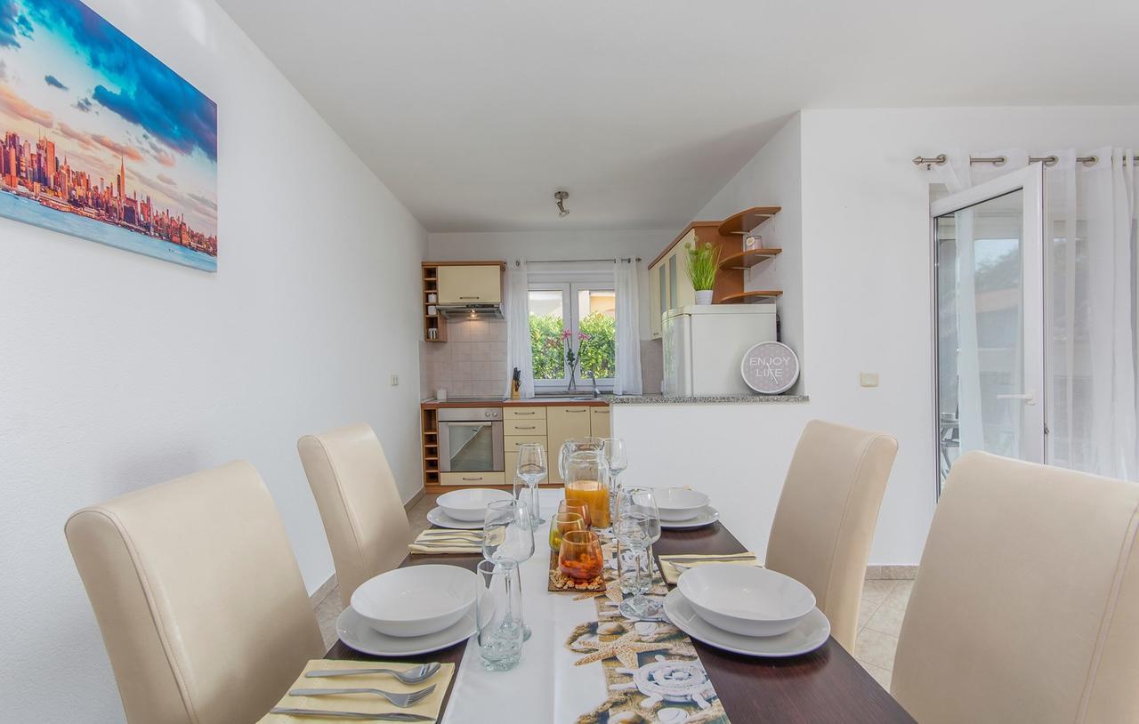 Silver Holiday House Vrvari Luaran gambar