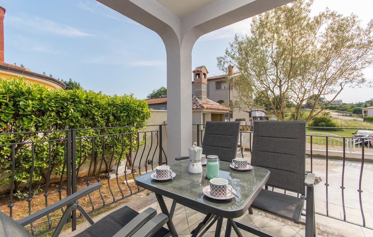 Silver Holiday House Vrvari Luaran gambar