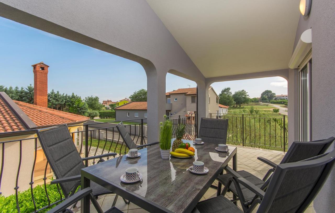 Silver Holiday House Vrvari Luaran gambar