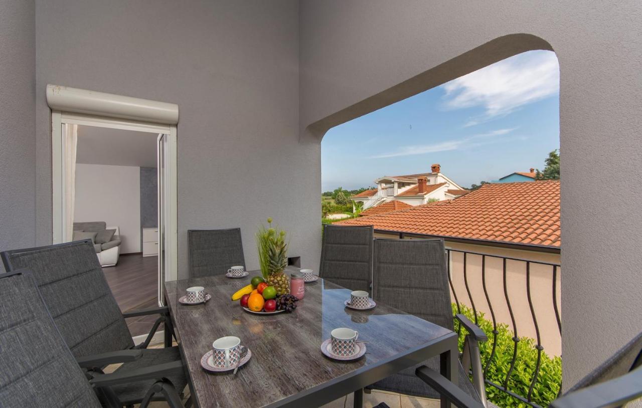 Silver Holiday House Vrvari Luaran gambar